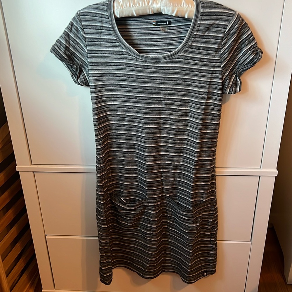 Smartwool xs cap sleeve wool dress with pockets